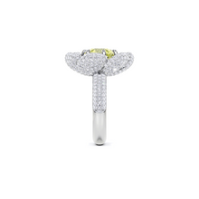 Fancy Flower Gelber Ring mit weißem Diamanten im Rundschliff